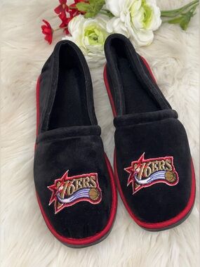 76ers Logo Black Velvet Loafer Slippers Men’s Sz LG (10-11) NEW!